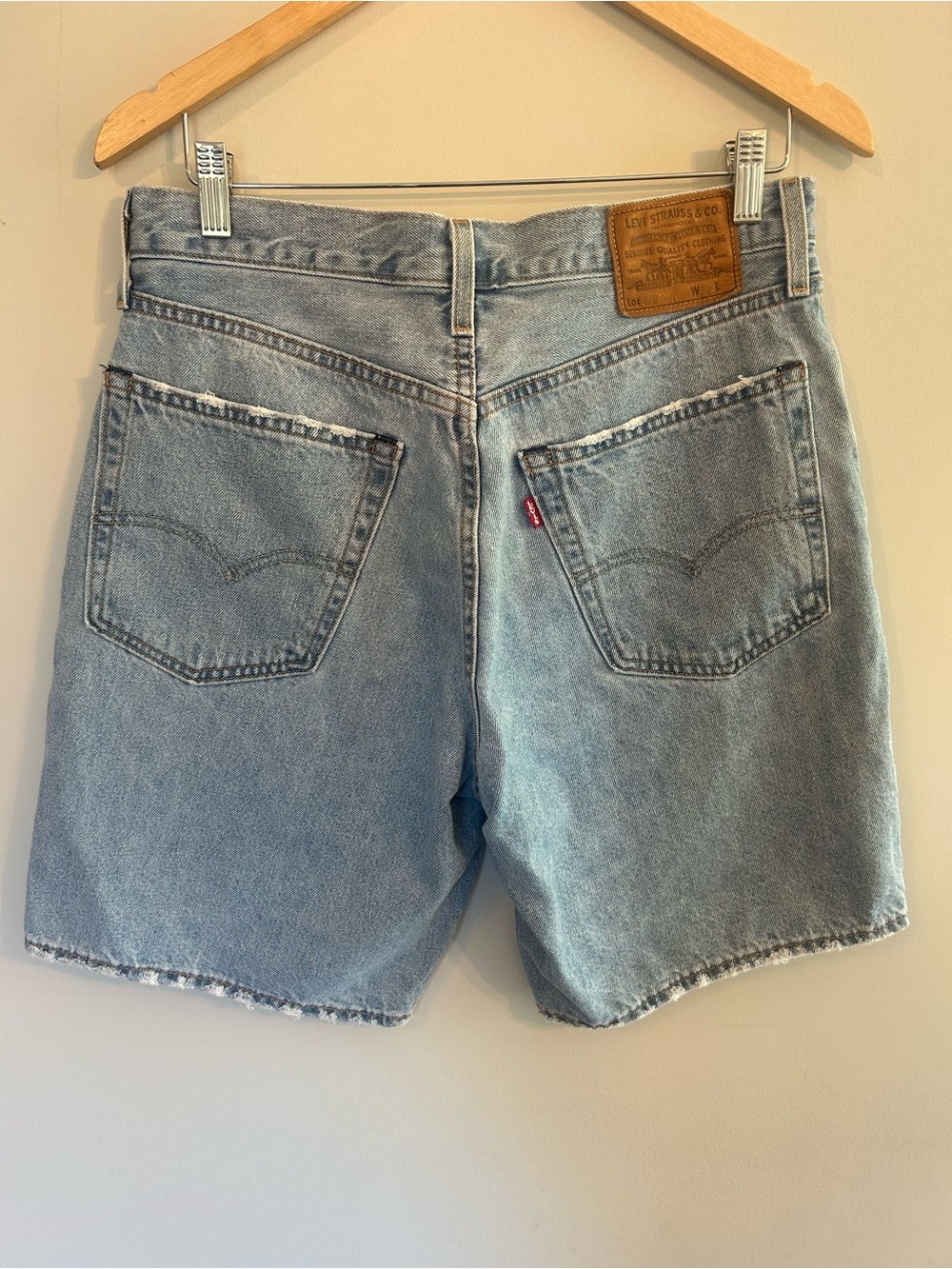 SOLD Levi's Light Blue Denim Jorts Womens Size 30 Summer 90s Style Jean Shorts - Picture 2 of 4